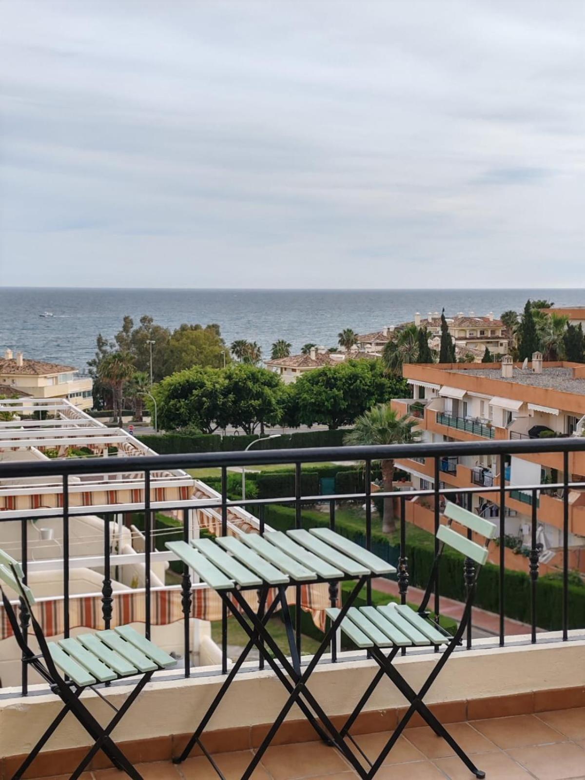 Seaview Apartment With Great Amenities & Facilities Benalmádena Eksteriør billede